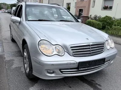 Gebraucht Mercedes C200 Avantgarde 122 PS (89 kW) 2006 Silber Limousine