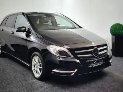 Gebraucht Mercedes B200 Night 136 PS (100 kW) 2012 Schwarz Kleinwagen