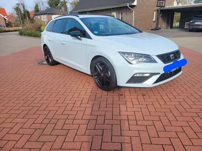 gebraucht Seat Leon 1.5 TSI ACT 110kW FR Black Matt DSG Spo...