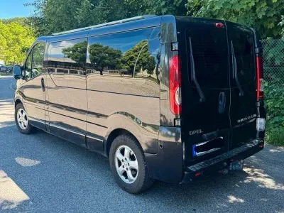 Gebraucht Opel Vivaro 145 PS (106 kW) 2011 Schwarz Van / Kleinbus