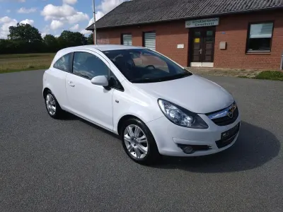 Gebraucht Opel Corsa 86 PS (63 kW) 2011 Weiß Kleinwagen