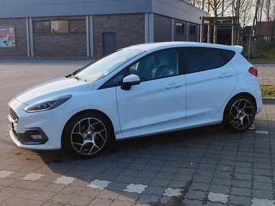 Gebraucht Ford Fiesta ST 200 PS (147 kW) 2019 Weiß Kleinwagen