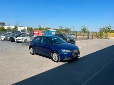 Gebraucht Audi A1 Sportback Attraction 86 PS (63 kW) 2014 Blau Kleinwagen