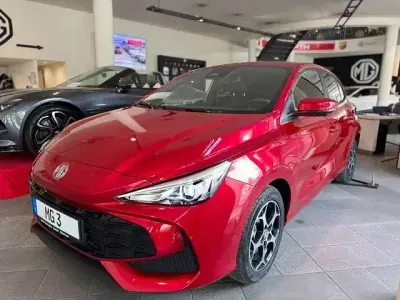 Usata MG MG3 Luxury 194 CV (142 kW) 2024 Rosso Utilitaria