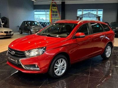 Gebraucht Lada Vesta 106 PS (77 kW) 2018 Rot Kombi