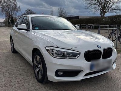 Second-hand BMW 120 Urban Line 184 CP (135 kW) 2016 Alb Hatchback