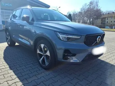 Gebraucht Volvo XC40 Plus 179 PS (131 kW) 2023 Blau SUV