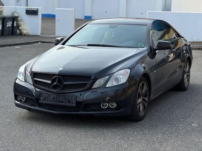 Gebraucht Mercedes E250 204 PS (150 kW) 2010 Schwarz Coupé