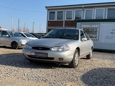 Gebraucht Ford Mondeo Ghia 116 PS (85 kW) 1997 Silber Limousine