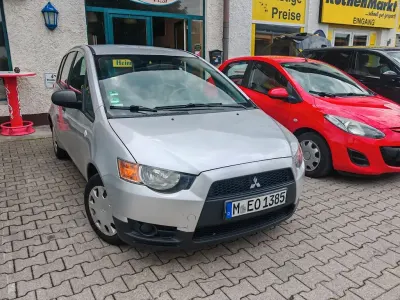 Gebraucht Mitsubishi Colt Invite 95 PS (69 kW) 2009 Silber Kleinwagen