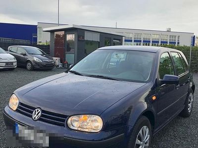 Blau Gebraucht 2000 VW Golf IV Kleinwagen | 1.599 € (Fairer Preis)