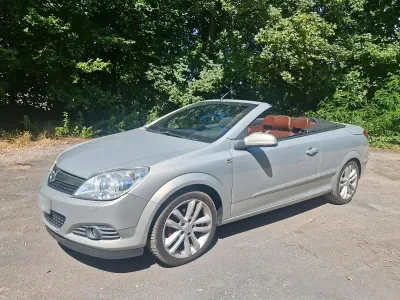 Gebraucht Opel Astra 140 PS (102 kW) 2006 Gold Cabrio