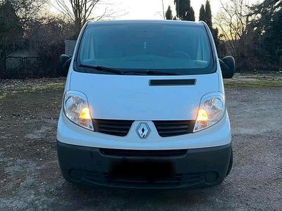 Gebraucht Renault Trafic 115 PS (84 kW) 2013 Weiß Van / Kleinbus