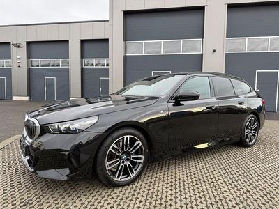 Gebraucht BMW 520 M Sport 197 PS (144 kW) 2024 Schwarz Kombi