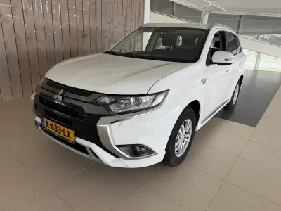 Gebraucht Mitsubishi Outlander P-HEV 135 PS (99 kW) 2021 Weiß SUV