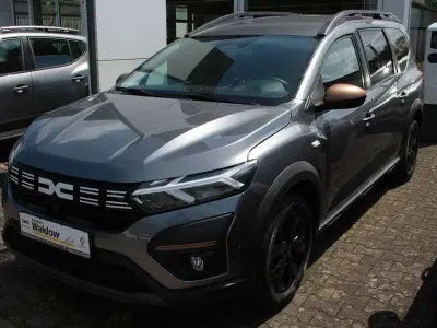 Gebraucht Dacia Jogger Extreme 110 PS (80 kW) 2025 Grau Van / Kleinbus