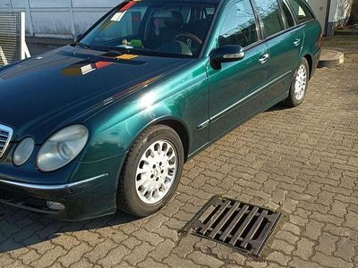Mercedes E320