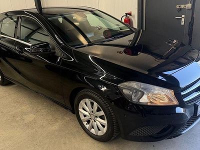 Gebraucht Mercedes A180 122 PS (89 kW) 2013 Schwarz Limousine