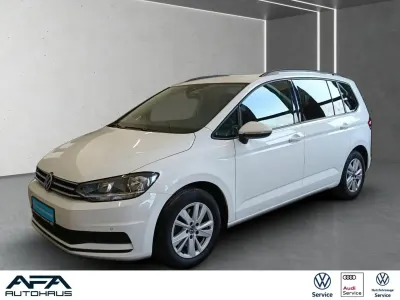 Gebraucht VW Touran Comfortline 122 PS (89 kW) 2022 Weiß Van / Kleinbus