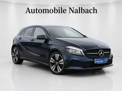 Gebraucht Mercedes A180 109 PS (80 kW) 2018 Blau Limousine