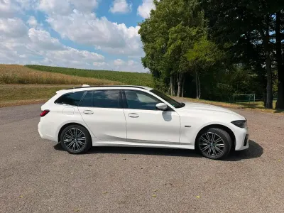 Gebraucht BMW 320 163 PS (119 kW) 2021 Weiß Kombi