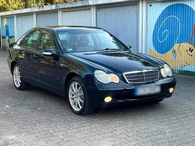 Gebraucht Mercedes C180 129 PS (94 kW) 2002 Blau Limousine