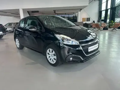 Gebraucht Peugeot 208 Active 82 PS (60 kW) 2016 Schwarz Kleinwagen