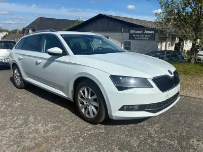 Używany Skoda Superb Style 150 KM (110 kW) 2017 Biały Kombi