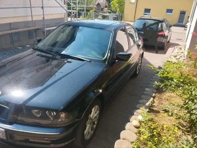 Gebraucht BMW 318 118 PS (86 kW) 1999 Schwarz Limousine