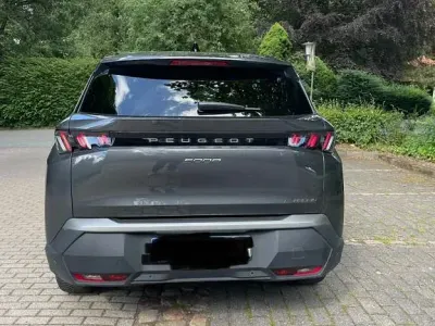 Gebraucht Peugeot 5008 Allure 145 PS (106 kW) 2026 Grau SUV