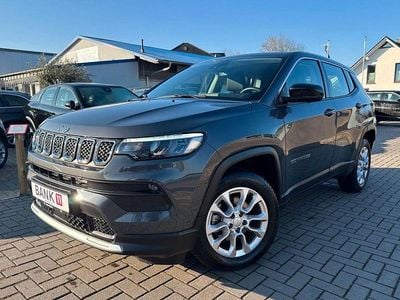 Grau Gebraucht 2024 Jeep Compass Altitude SUV | 23.490 € (Superpreis)