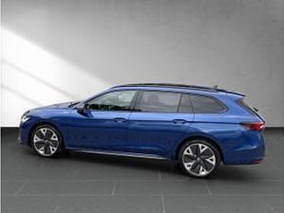 Neu Skoda Superb SportLine 265 PS (194 kW) 2025 Blau Kombi
