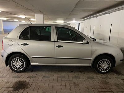 Gebraucht Skoda Fabia 75 PS (55 kW) 2004 Silber Kleinwagen