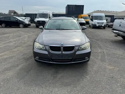 Gebraucht BMW 318 143 PS (105 kW) 2008 Schwarz Kombi