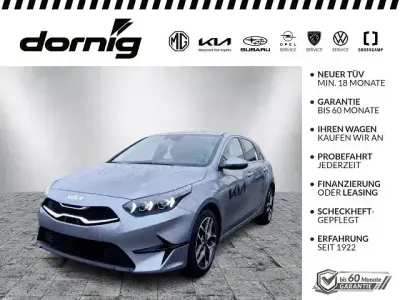 Gebraucht Kia Ceed Platinum 140 PS (102 kW) 2024 Lunar silber met. Kleinwagen