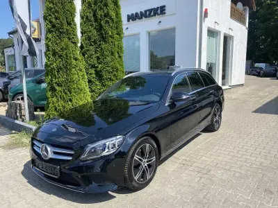 Gebraucht Mercedes C220 Avantgarde 194 PS (142 kW) 2020 Schwarz Limousine