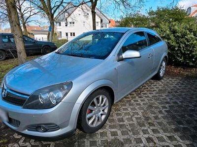 Begagnad Opel Astra GTC 90 HK (66 kW) 2010 Silver Sportkupé