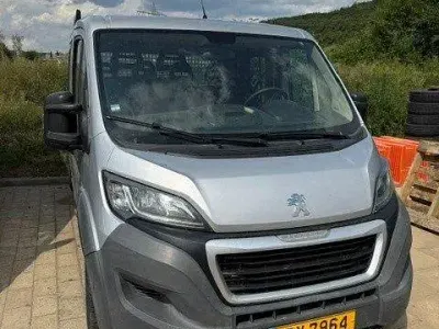 Gebraucht Peugeot Boxer 176 PS (129 kW) 2014 Silber Van