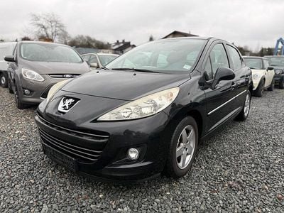 Gebraucht Peugeot 207 Style 95 PS (69 kW) 2011 Schwarz Kleinwagen