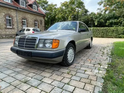 Gebraucht Mercedes 300 179 PS (131 kW) 1988 Silber Coupé