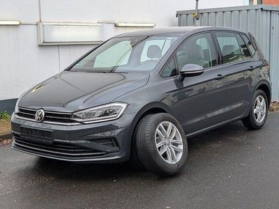 Gebraucht VW Golf Sportsvan 150 PS (110 kW) 2019 Uranograu/cinza urano Van / Kleinbus