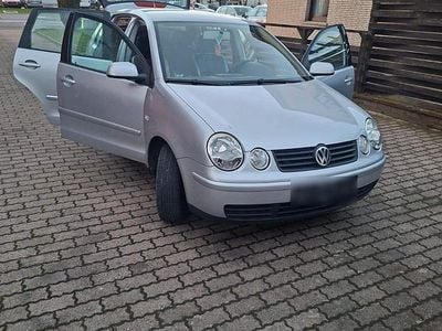 Gebraucht VW Polo 64 PS (47 kW) 2003 Silber Kleinwagen