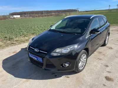 Gebraucht Ford Focus Titanium 125 PS (91 kW) 2014 Schwarz Kombi