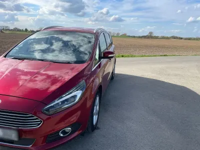 Usata Ford S-MAX Titanium 179 CV (131 kW) 2016 Rosso Monovolume