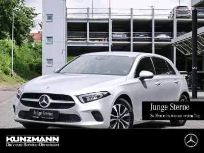 Gebraucht Mercedes A200 Progressive 163 PS (119 kW) 2021 Iridiumsilber metallic Limousine