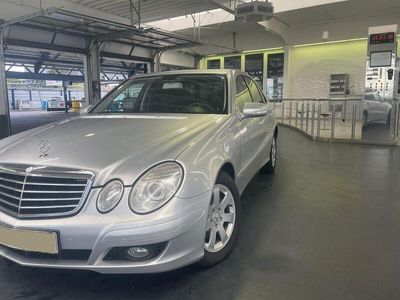 Mercedes E200