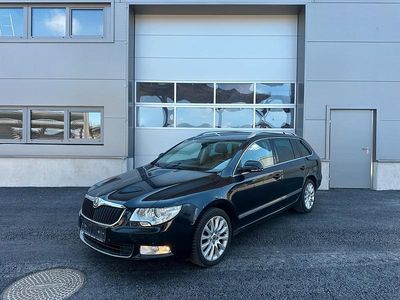 Używany Skoda Superb Elegance 140 KM (102 kW) 2012 Czarny Kombi