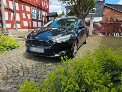 Gebraucht Ford Focus 125 PS (91 kW) 2016 Schwarz Kombi