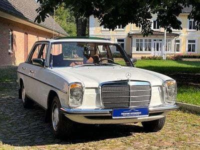 Weiß Gebraucht 1976 Mercedes W115 Limousine | 22.500 €
