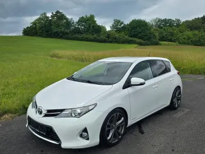 Gebraucht Toyota Auris Life+ 124 PS (91 kW) 2014 Weiß Limousine